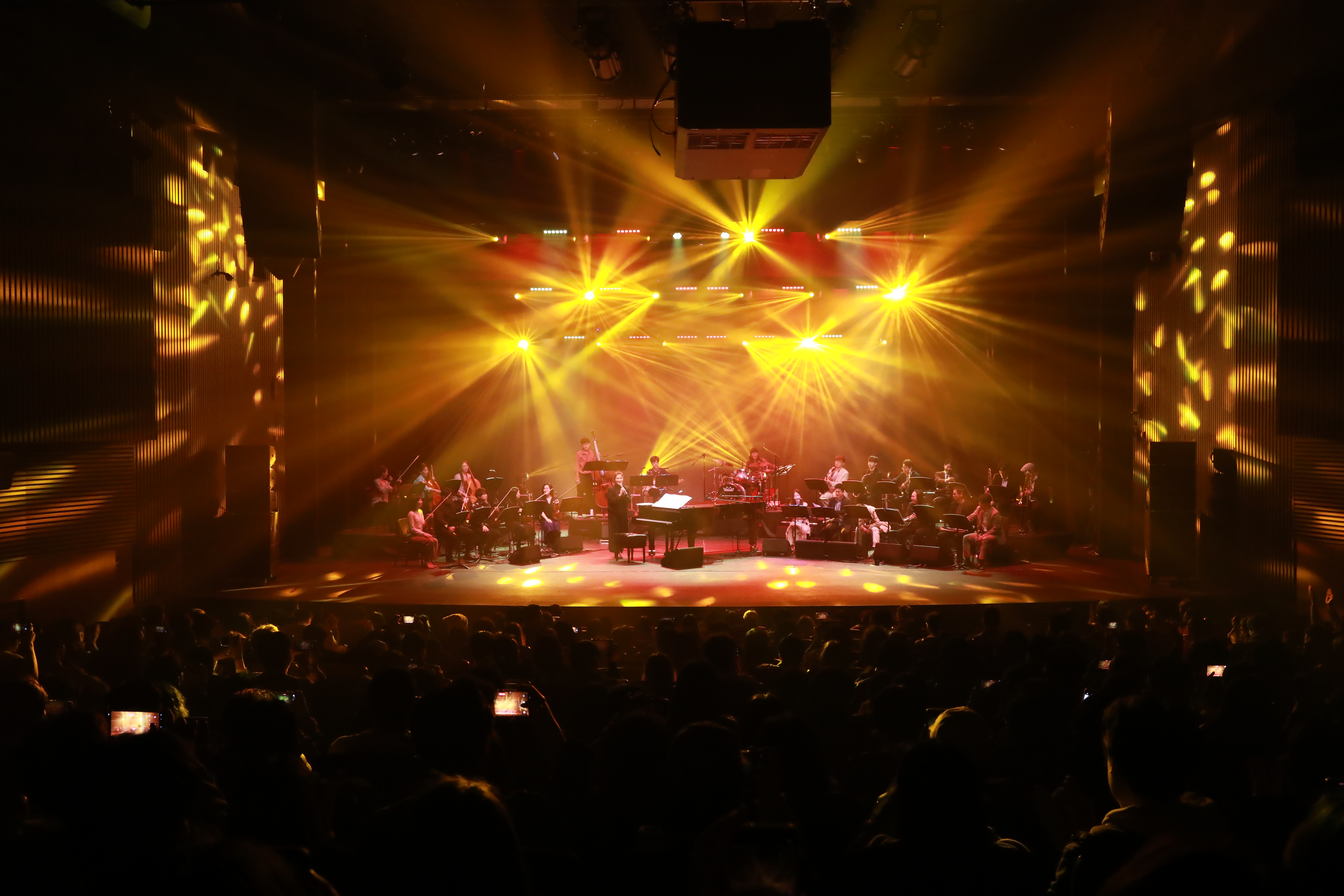 Lee Jiyeun Jazz Orchestra — live on stage